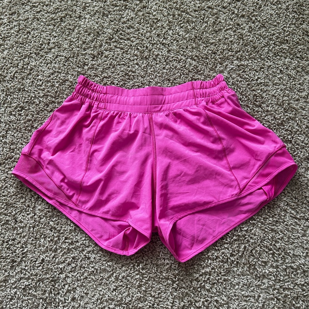 Lululemon sonic pink hotty hot size 6!!